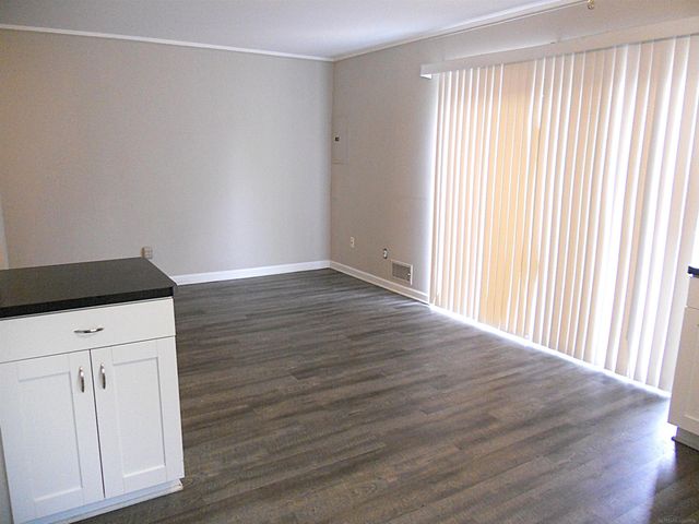 8249 Dartmouth Avenue, Warren, MI 48093