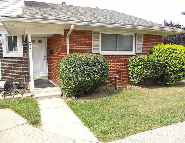 8249 Dartmouth Avenue, Warren, MI 48093