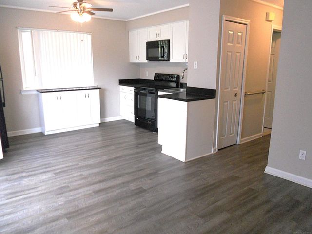 8249 Dartmouth Avenue, Warren, MI 48093