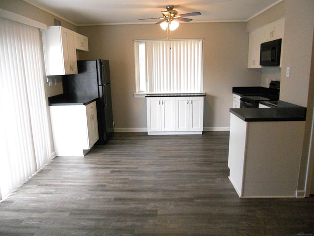 8249 Dartmouth Avenue, Warren, MI 48093