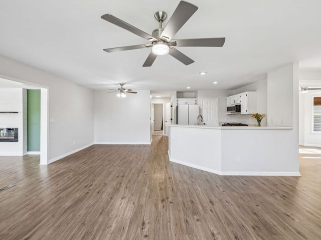 136 Oak Valley Dr, Spring Hill, TN 37174