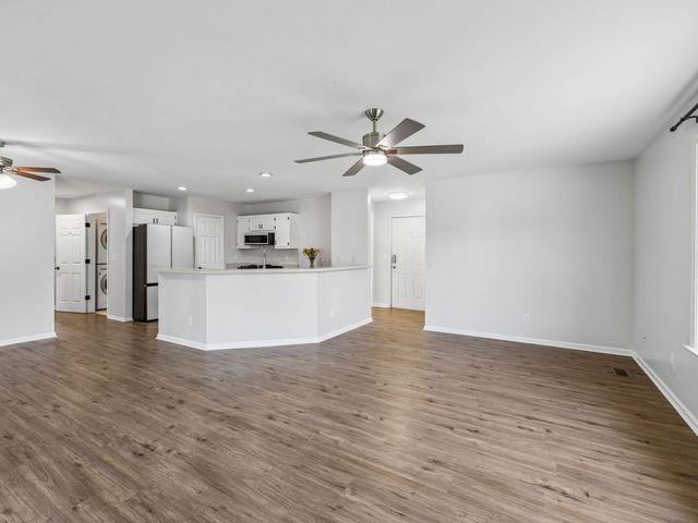 136 Oak Valley Dr, Spring Hill, TN 37174