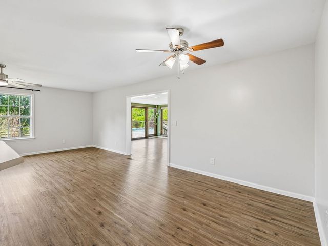 136 Oak Valley Dr, Spring Hill, TN 37174