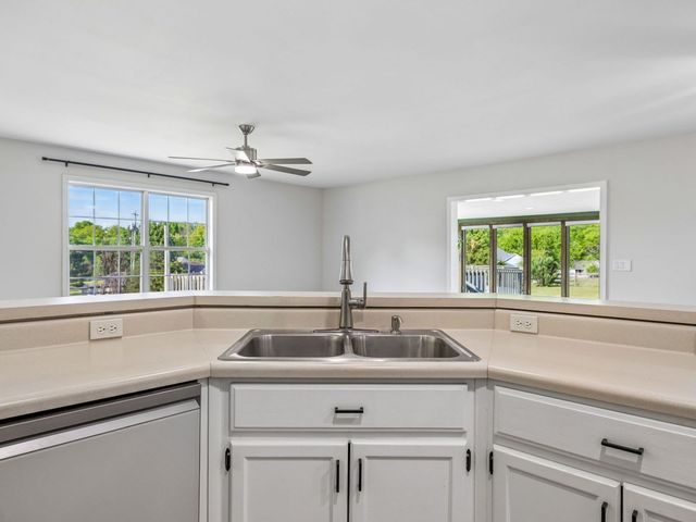 136 Oak Valley Dr, Spring Hill, TN 37174
