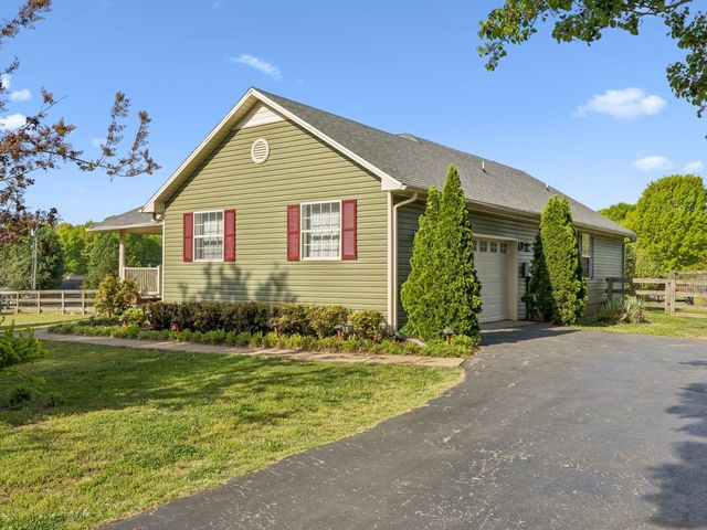 136 Oak Valley Dr, Spring Hill, TN 37174