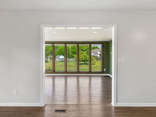136 Oak Valley Dr, Spring Hill, TN 37174