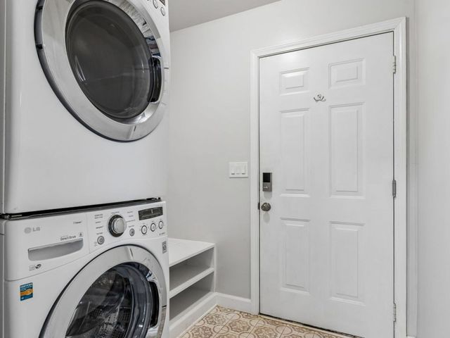 136 Oak Valley Dr, Spring Hill, TN 37174