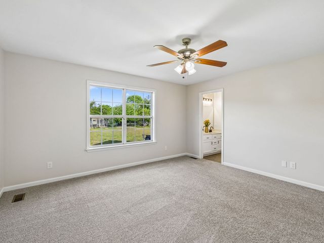 136 Oak Valley Dr, Spring Hill, TN 37174