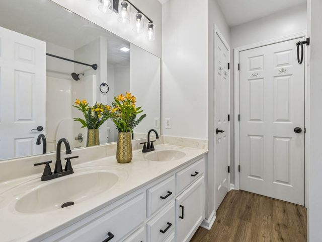 136 Oak Valley Dr, Spring Hill, TN 37174