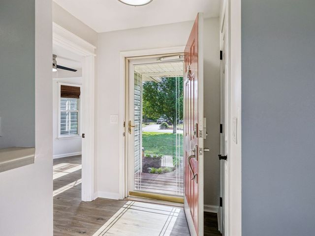 136 Oak Valley Dr, Spring Hill, TN 37174