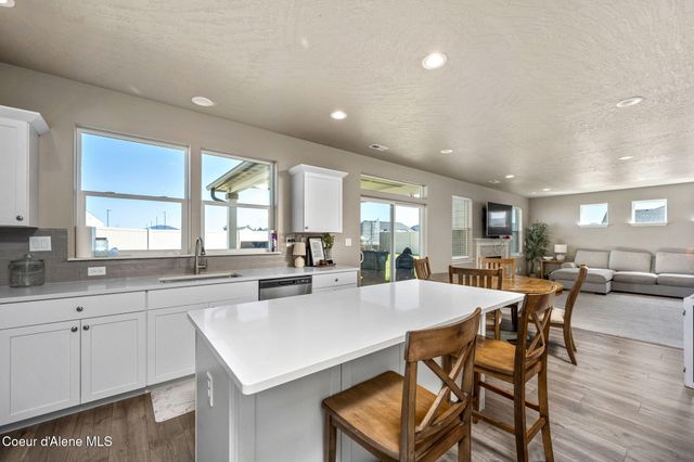 4209 May Ella Lp, Post Falls, ID 83854