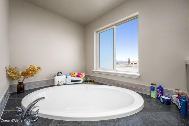 4209 May Ella Lp, Post Falls, ID 83854