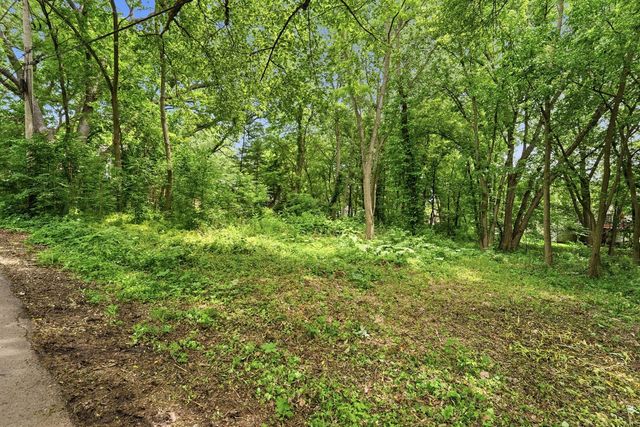 24011 N Valley Road, Lake Zurich, IL 60047