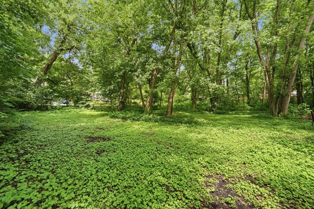 24011 N Valley Road, Lake Zurich, IL 60047