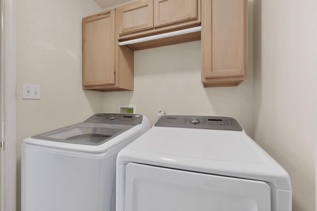 408 Desert Rock Drive SW, Albuquerque, NM 87121