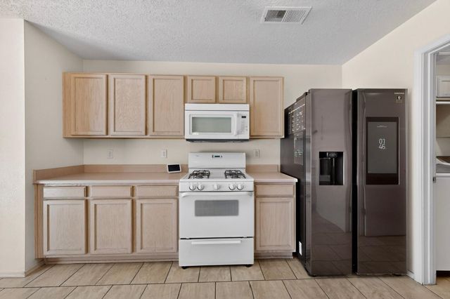 408 Desert Rock Drive SW, Albuquerque, NM 87121
