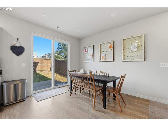 8815 Sw MOHEGAN Ln, Tualatin, OR 97062