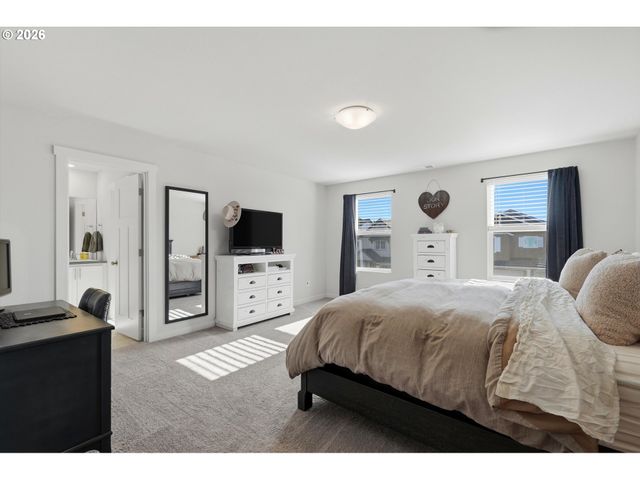 8815 Sw MOHEGAN Ln, Tualatin, OR 97062