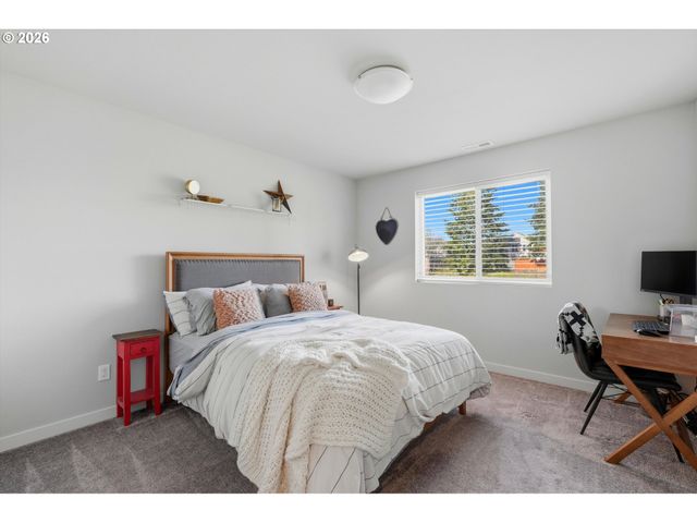 8815 Sw MOHEGAN Ln, Tualatin, OR 97062