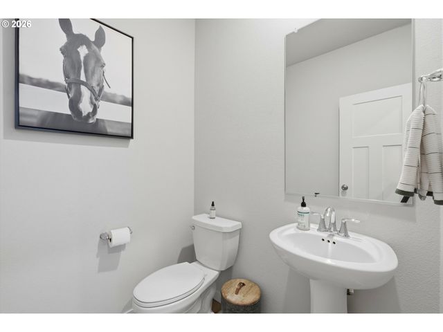 8815 Sw MOHEGAN Ln, Tualatin, OR 97062