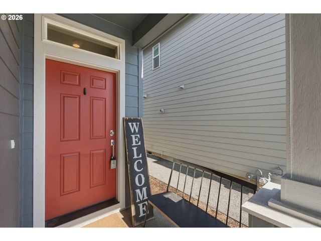 8815 Sw MOHEGAN Ln, Tualatin, OR 97062