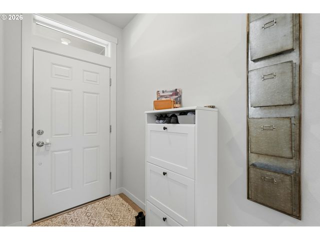 8815 Sw MOHEGAN Ln, Tualatin, OR 97062