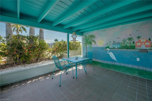 2567 Cay CV, Matlacha, FL 33993