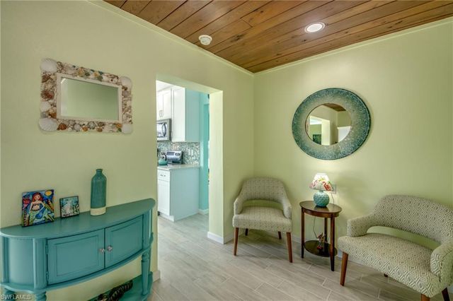 2567 Cay CV, Matlacha, FL 33993