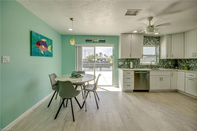 2567 Cay CV, Matlacha, FL 33993
