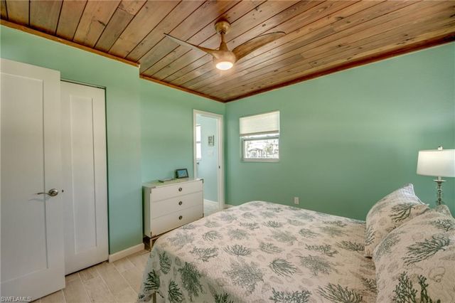 2567 Cay CV, Matlacha, FL 33993