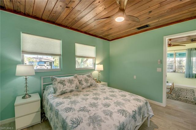 2567 Cay CV, Matlacha, FL 33993