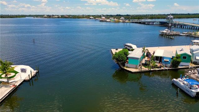 2567 Cay CV, Matlacha, FL 33993