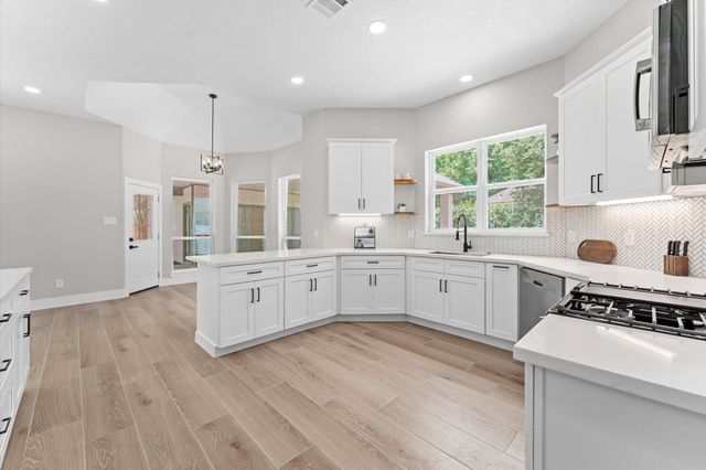17603 Surreywest Lane, Spring, TX 77379