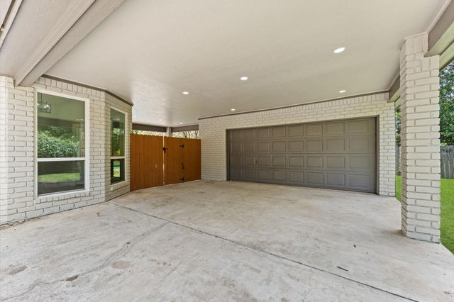 17603 Surreywest Lane, Spring, TX 77379