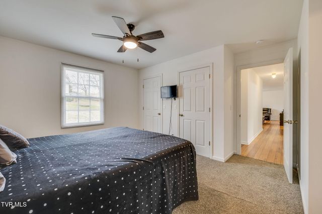 227 Mountain View Drive, Mount Carmel, TN 37645