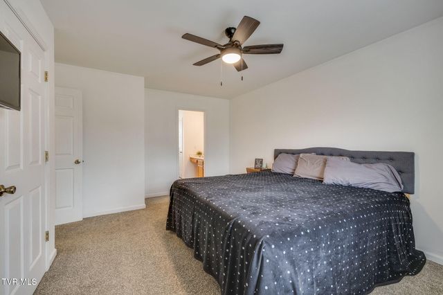 227 Mountain View Drive, Mount Carmel, TN 37645