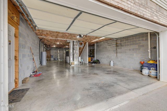227 Mountain View Drive, Mount Carmel, TN 37645