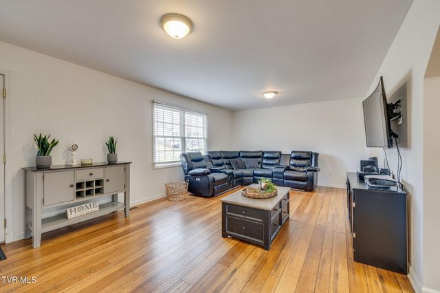 227 Mountain View Drive, Mount Carmel, TN 37645