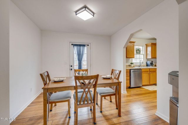 227 Mountain View Drive, Mount Carmel, TN 37645