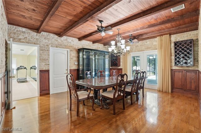 7395 Stonegate DR, Naples, FL 34109