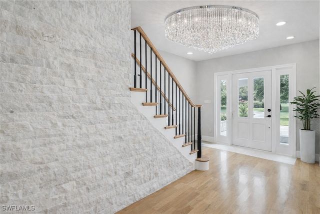 7395 Stonegate DR, Naples, FL 34109