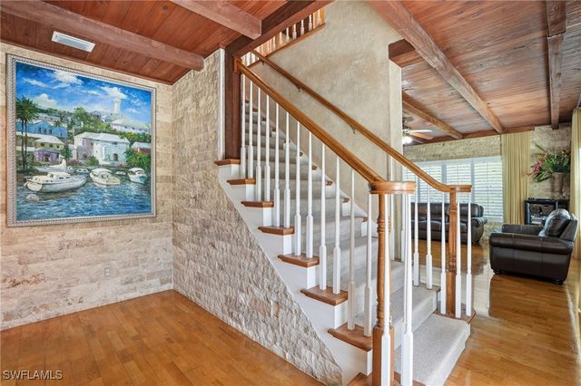 7395 Stonegate DR, Naples, FL 34109