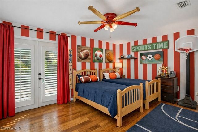 7395 Stonegate DR, Naples, FL 34109