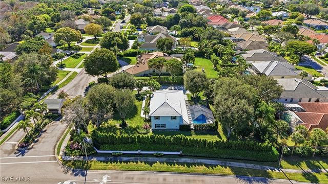 7395 Stonegate DR, Naples, FL 34109