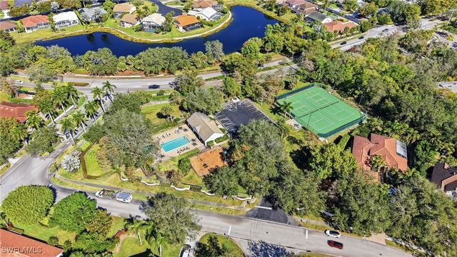 7395 Stonegate DR, Naples, FL 34109