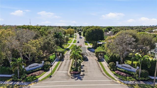 7395 Stonegate DR, Naples, FL 34109