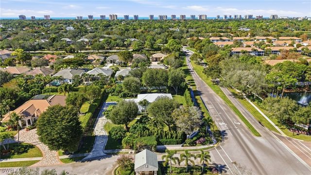 7395 Stonegate DR, Naples, FL 34109