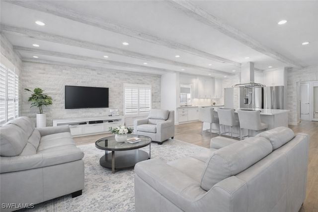 7395 Stonegate DR, Naples, FL 34109