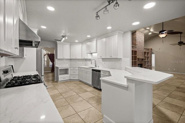 2420 SE 15TH STREET, Ocala, FL 34471