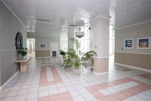 7135 Collins Ave 735, Miami Beach, FL 33141